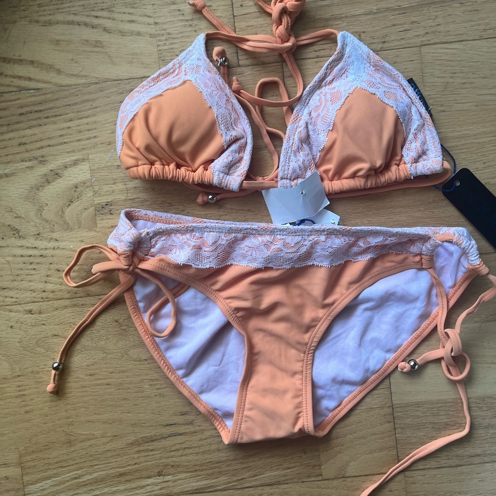 Lace detail bikini.
